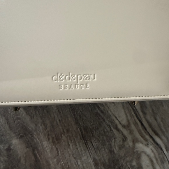 CLE DE PEAU Hardcase Travel Cream Handbag Toiletry Case - Picture 3 of 5